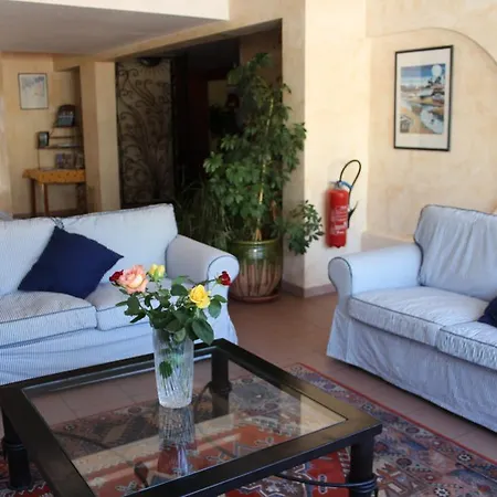 Le Clos Des Pins Hotel