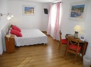 Le Clos Des Pins Hotell 2*