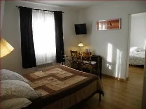 Le Clos Des Pins Hotell 2*